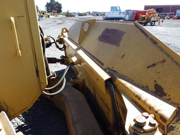 2011-caterpillar-d7e-image-17
