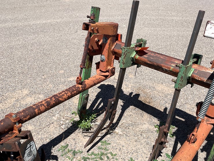 #9113-•-custom-4-row-cultivator-with-lilliston-lehman-units-image-4