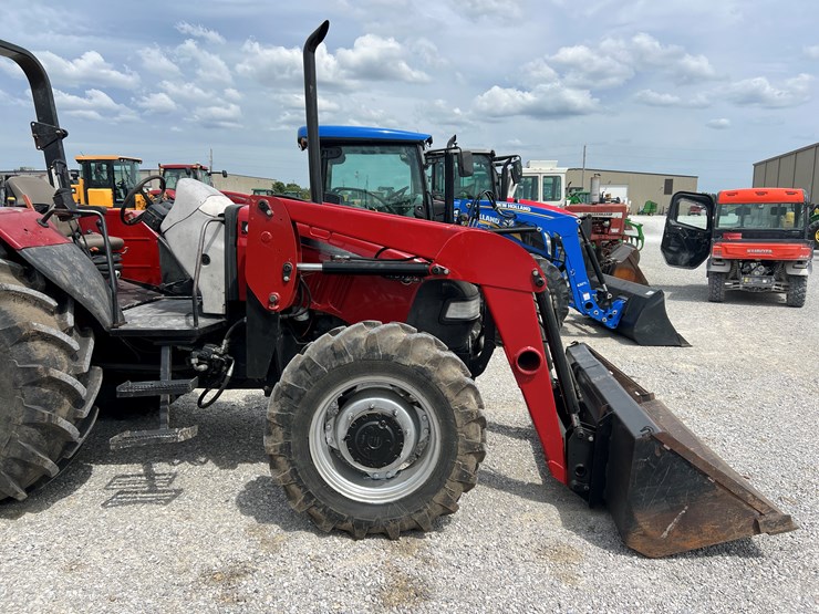 2011-case-ih-farmall-95u-image-5