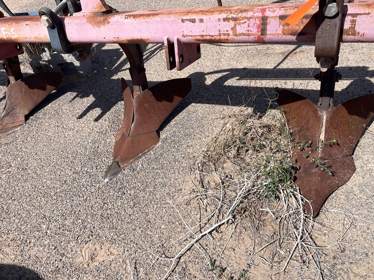 #9027-•-custom-3-pt-8-row-hiller-image-7