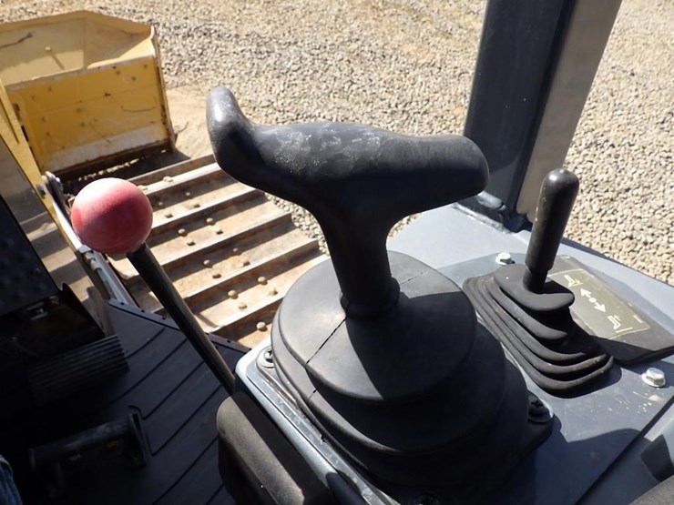 2019-deere-450k-lgp-image-31