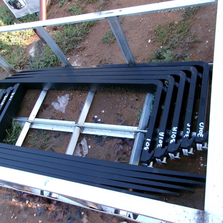 (1) SET FORKLIFT FORKS ONLY
