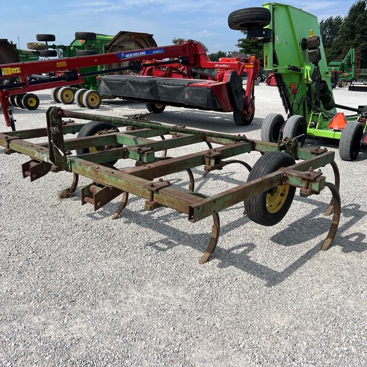 JOHN DEERE 1600