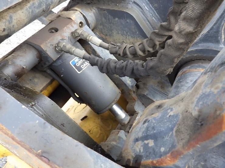 2016-deere-300g-lc-image-10
