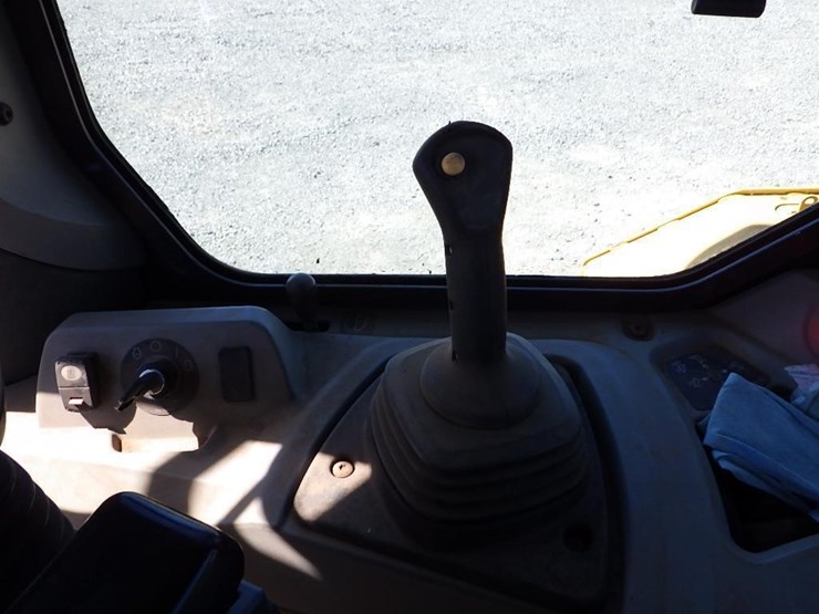 2011-caterpillar-d7e-image-33