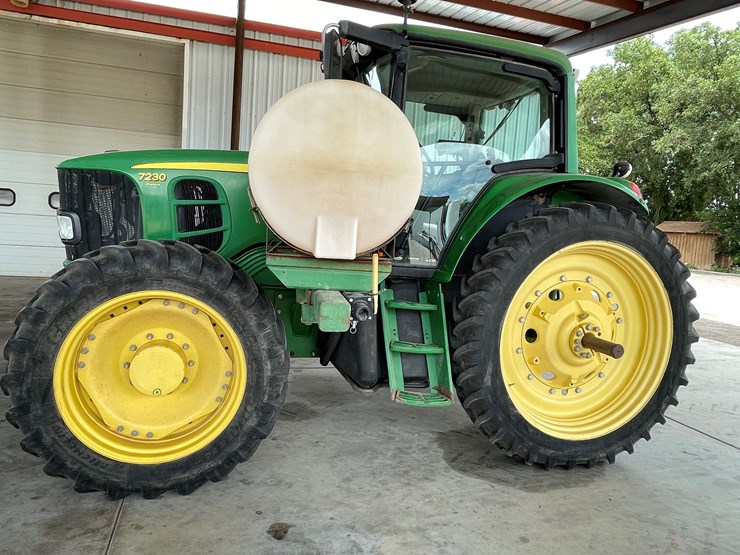 john-deere-7230-premium-image-49