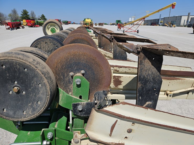 #201600-•-wetherell-2700-cultivator-image-4
