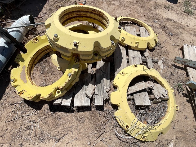 #9175-•-lot-of-john-deere-rear-wheel-weights-image-4