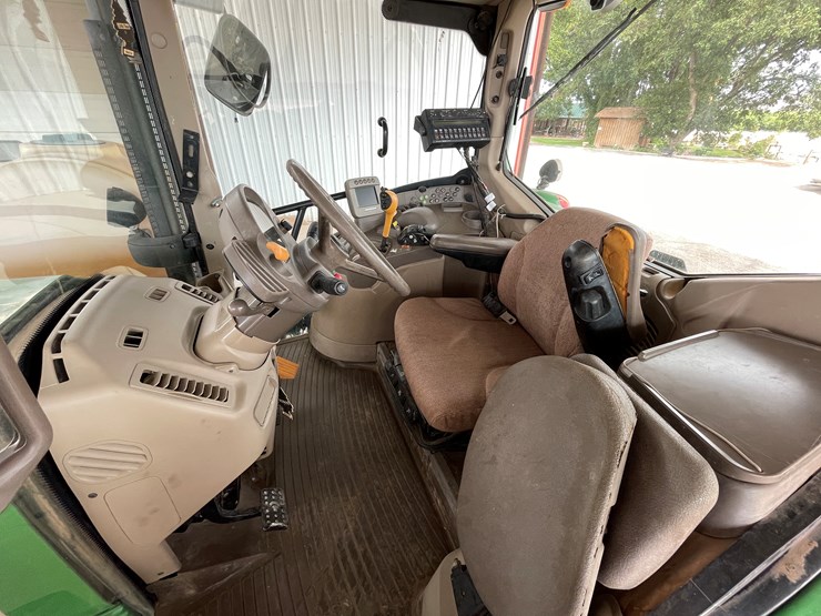 john-deere-7230-premium-image-45