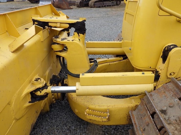 komatsu-d61ex-24-image-16