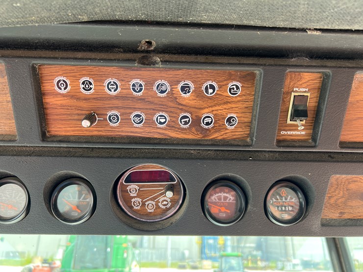 massey-ferguson-750-image-16