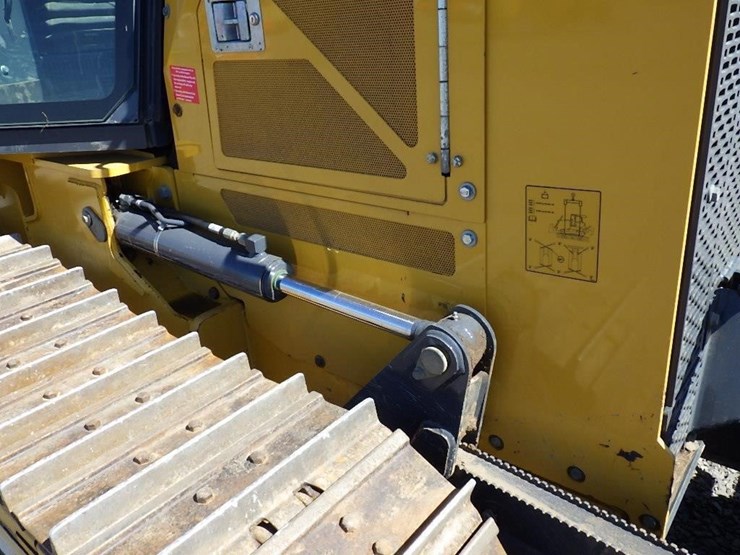 2021-deere-550k-image-16
