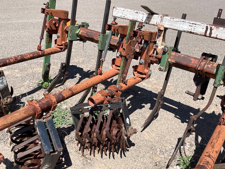 #9113-•-custom-4-row-cultivator-with-lilliston-lehman-units-image-6