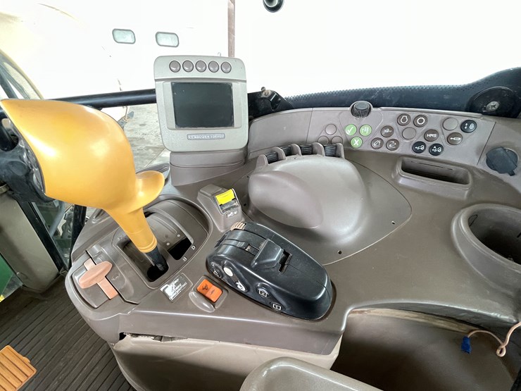 john-deere-7230-premium-image-41