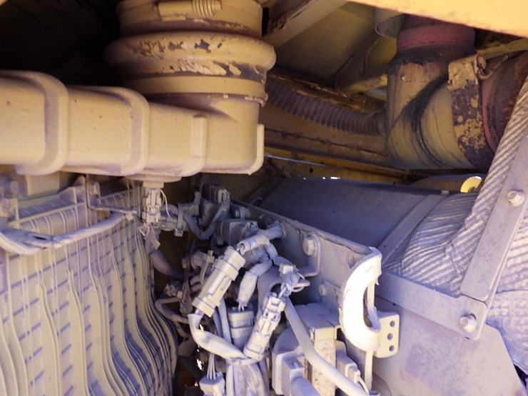 2011-caterpillar-d7e-image-24
