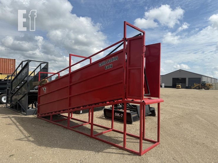 2025-industrias-america-cattle-loading-chute-image-2