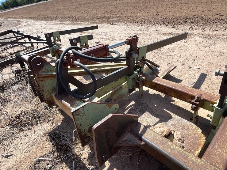 #9024-•-13'-4-row-bedder-image-11