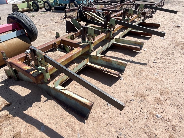 #9024-•-13'-4-row-bedder-image-9