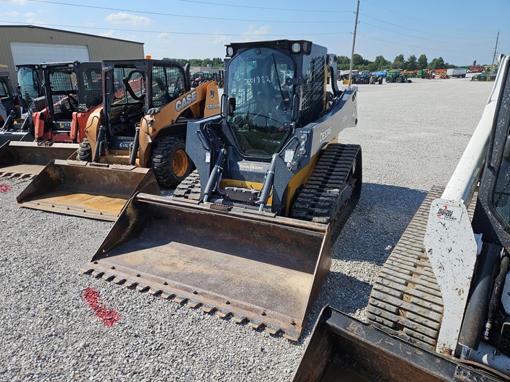 2022-deere-325g-image-24