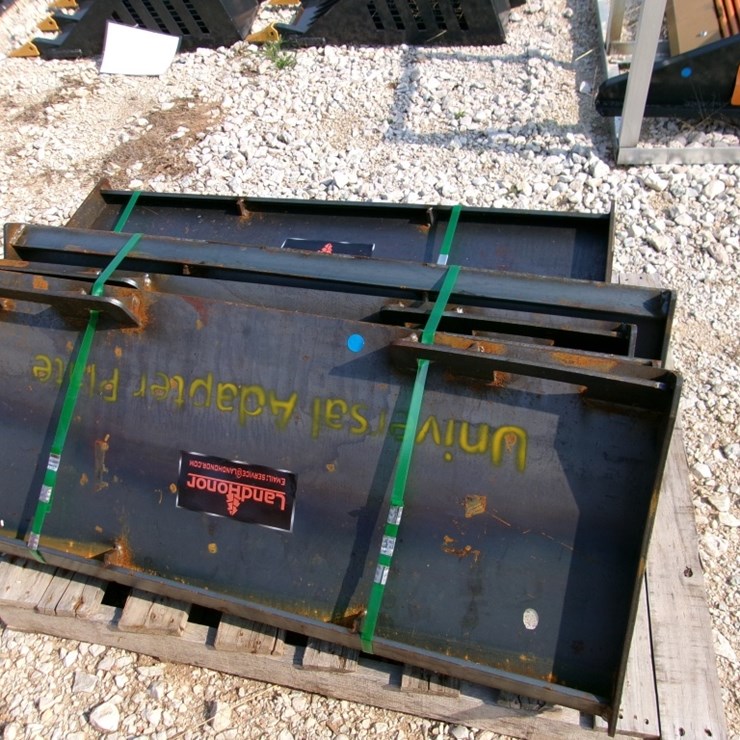 (1) SOLID SKID STEER PLATE