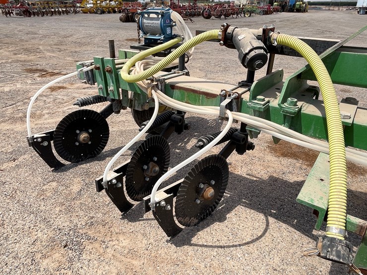 #9018-•-custom-13'-3-pt-toolbar-with-yetter-injection-coulters-image-18