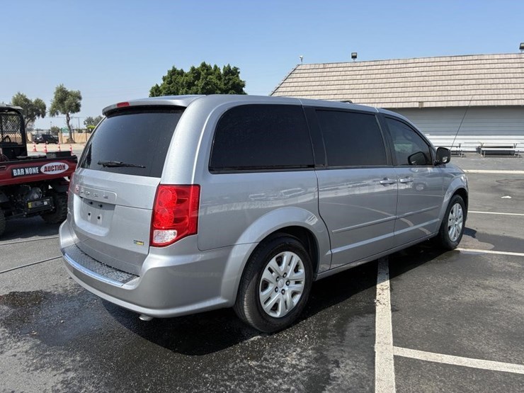2017-dodge-grand-caravan-image-3