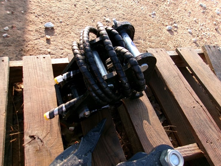 quick-connect-f/-mini-excavator-image-1