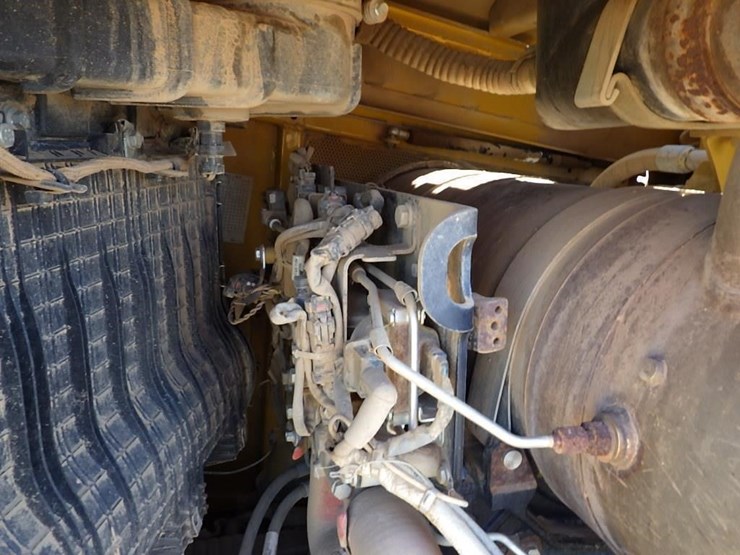 2012-caterpillar-d7e-image-22