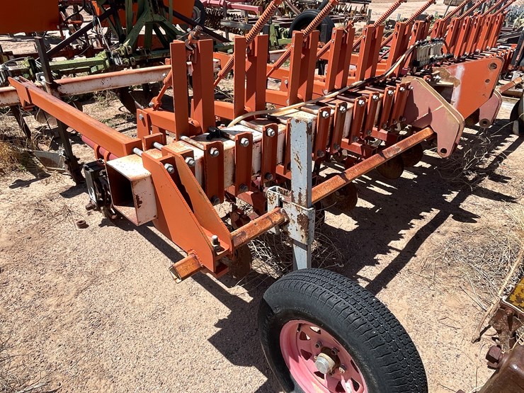 #9101-•-3-pt-field-cultivator,-4-row-custom-w/gallina-units-image-32