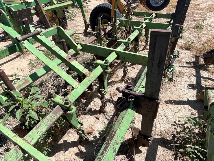 #9106-•-3-pt-field-cultivator,-4-row-custom-w/gallina-units-image-18