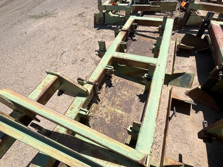 #9043-•-darbyshire-3-pt-4-row-bedding-unit-image-16