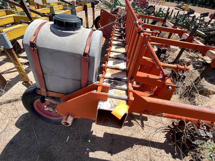 #9101-•-3-pt-field-cultivator,-4-row-custom-w/gallina-units-image-16