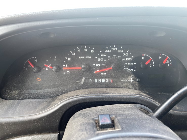 2006-ford-e350-xlt-image-23