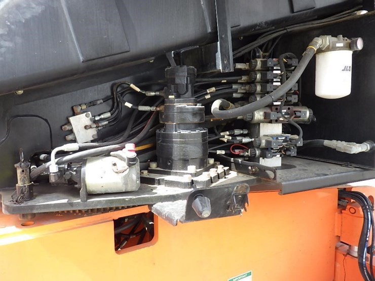 2007-jlg-600s-image-23