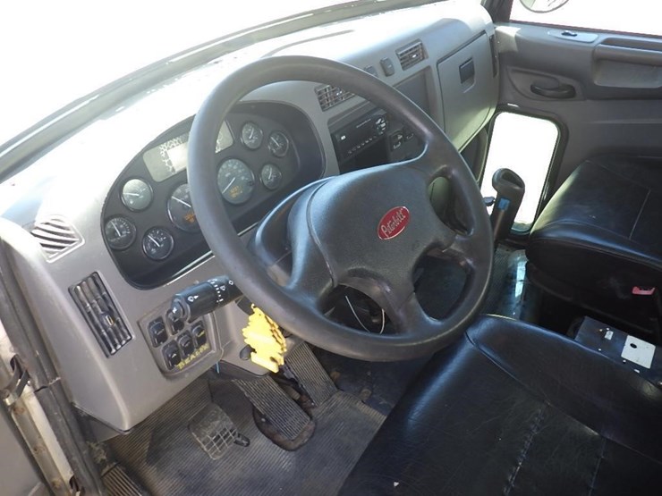 2015-peterbilt-pb348-16'-t/a-water-truck-image-27