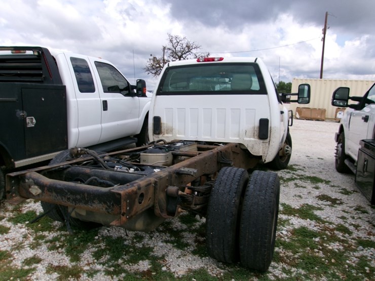 2009-chev-1t-s.cab-cab-&-chassis-image-3