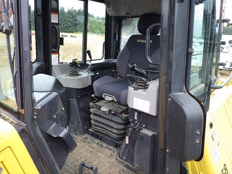 komatsu-d61ex-24-image-23