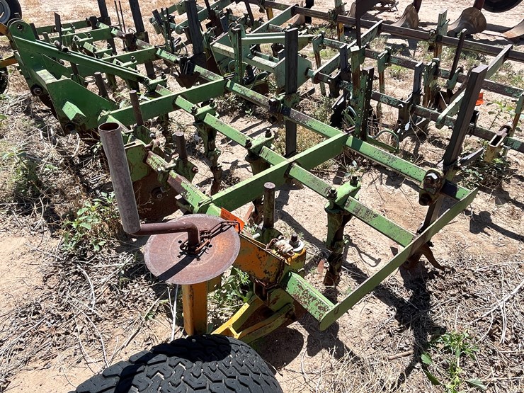 #9106-•-3-pt-field-cultivator,-4-row-custom-w/gallina-units-image-10
