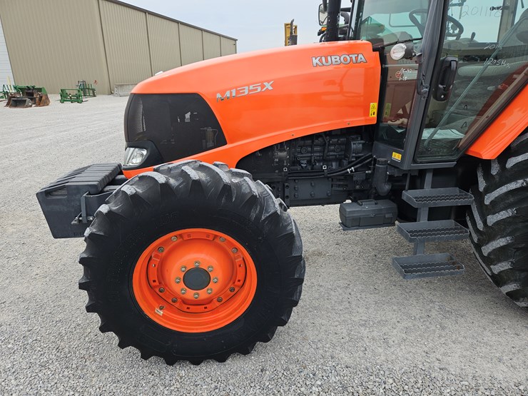2015-kubota-m135x-image-21