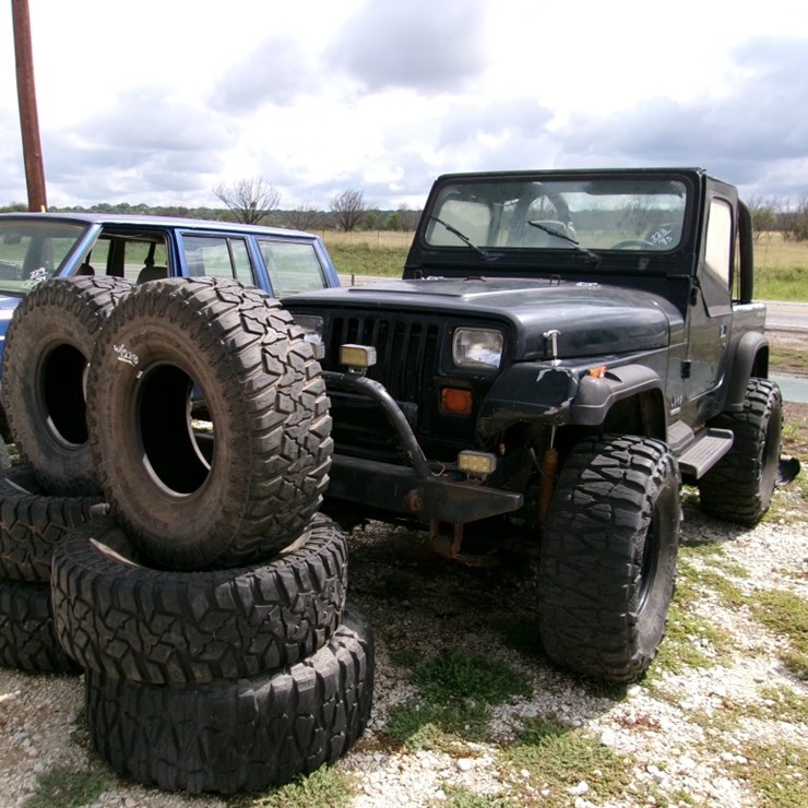 1993 JEEP W/ EXTRA TIRES