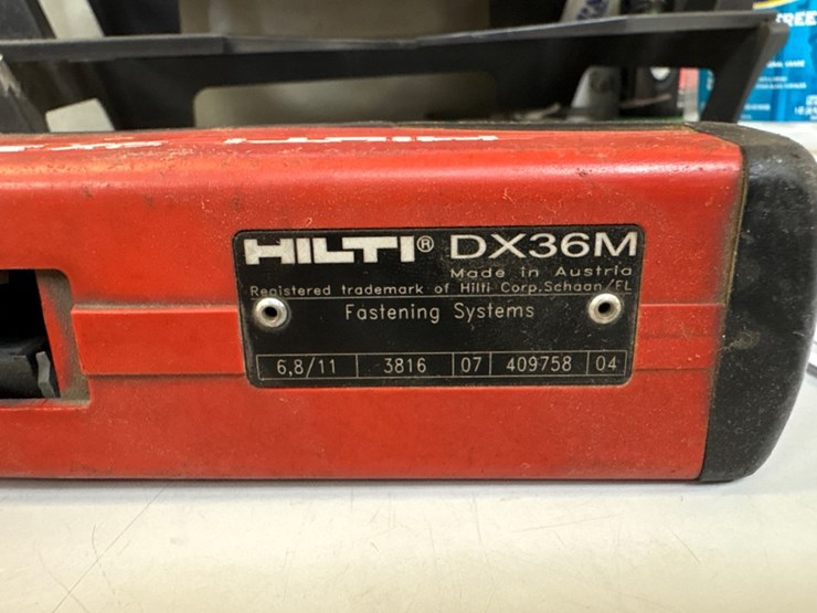 hilti-dx36m-powder-actuated-fastening-tool-image-3