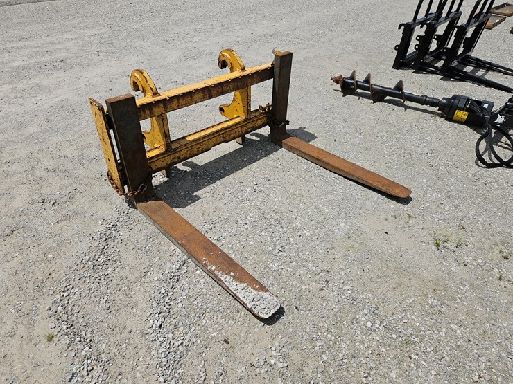 #201819-•-jrb-wheel-loader-forks-image-1