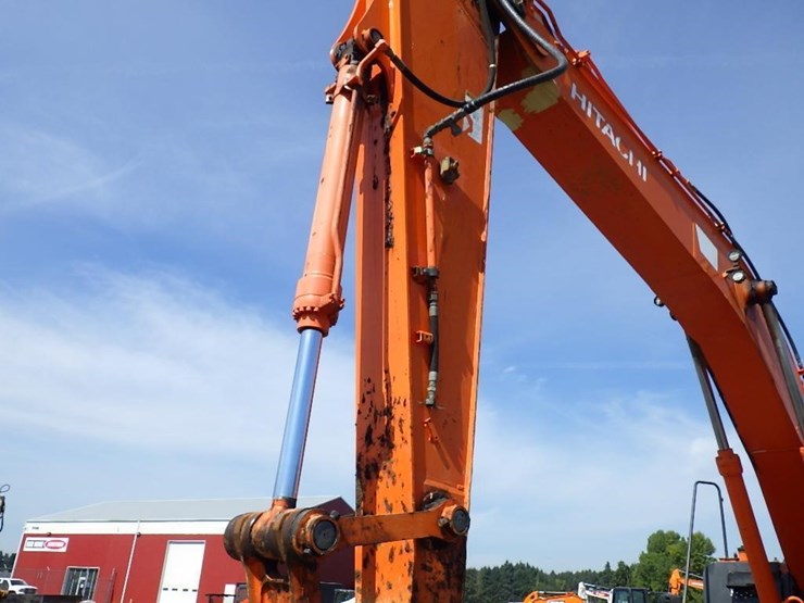 2015-hitachi-zx350-lc-5n-image-12