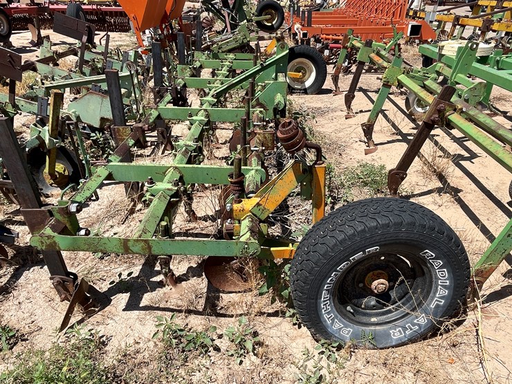 #9106-•-3-pt-field-cultivator,-4-row-custom-w/gallina-units-image-27
