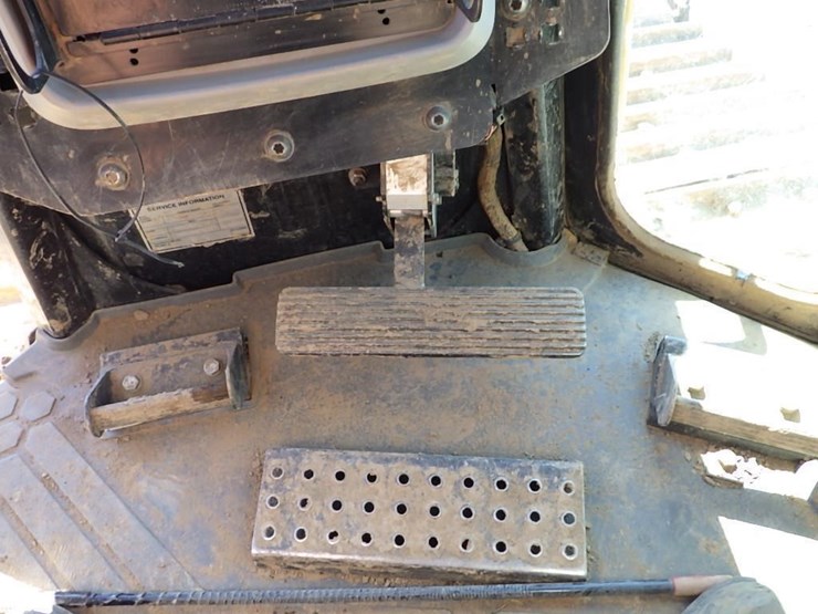2012-caterpillar-d7e-image-30