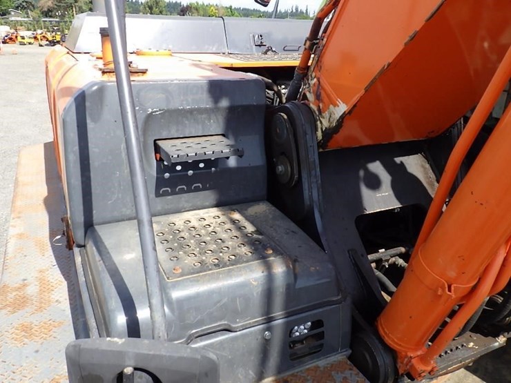 2015-hitachi-zx350-lc-5n-image-24