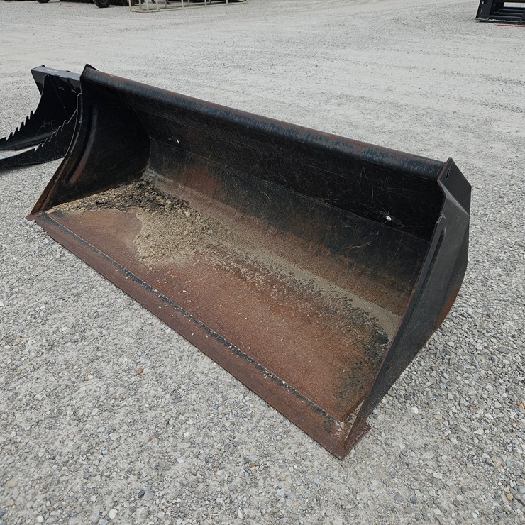 #201715 • Used Bucket