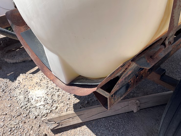 #9135-•-300-gallon-fertilizer-tank-image-13