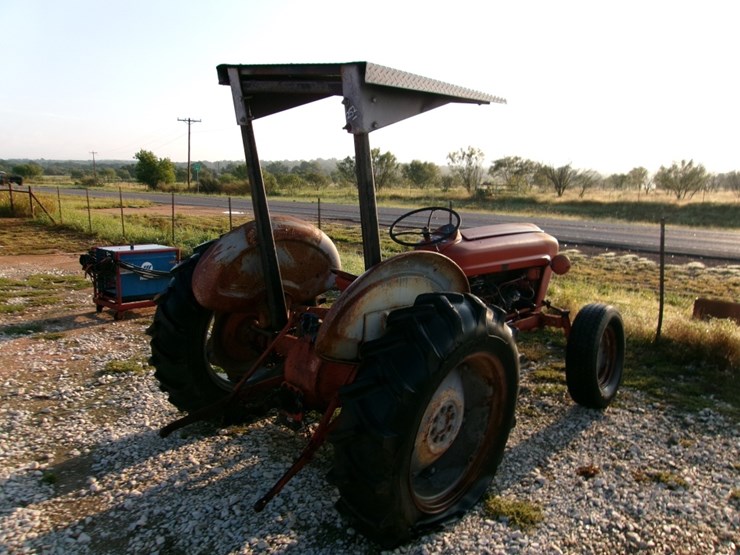 ford-tractor-image-2