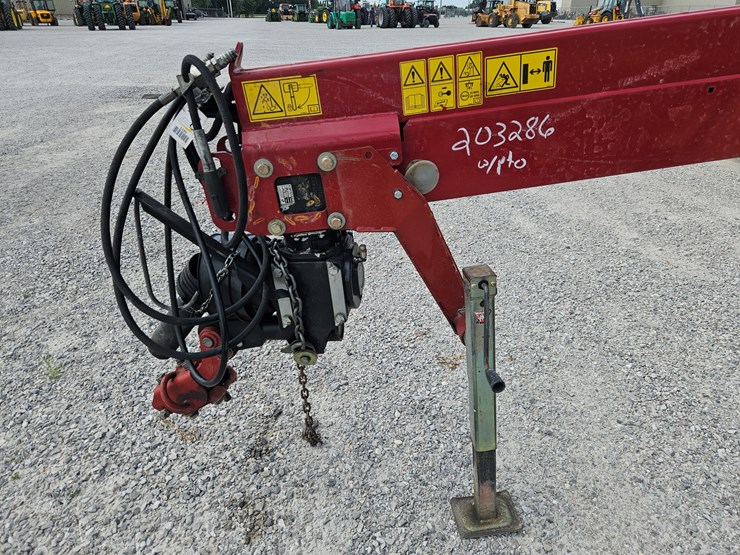 2018-new-holland-310-image-12